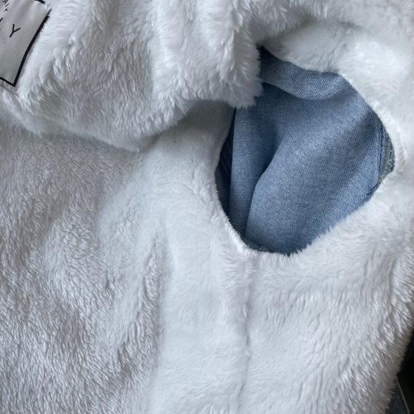 NWOT Blakely Hooded Light Denim Hooded Faux Fur Lined Jacket - Picture 5 of 7